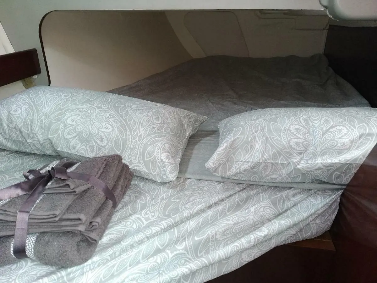 Bateau-hôtel Hotel Inolvidable Experiencia En Un Velero De 11 Metros! à Zumaia Espagne